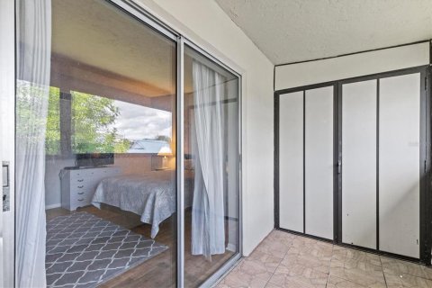 Condo in Clearwater, Florida, 1 bedroom  № 1803548 - photo 27