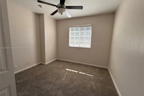 Townhouse in Boynton Beach, Florida 3 bedrooms, 158.58 sq.m. № 1956989 - photo 23