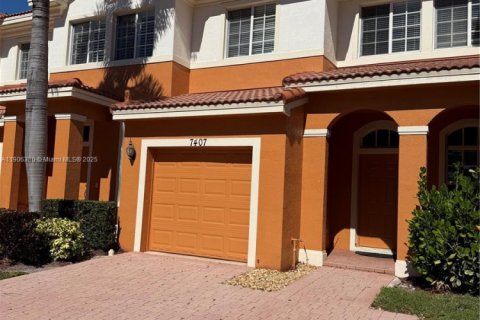 Townhouse in Boynton Beach, Florida 3 bedrooms, 158.58 sq.m. № 1956989 - photo 1