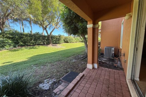 Townhouse in Boynton Beach, Florida 3 bedrooms, 158.58 sq.m. № 1956989 - photo 12