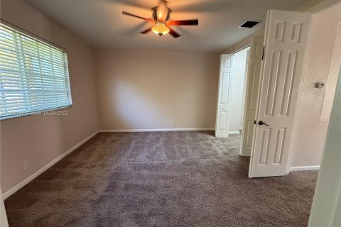 Townhouse in Boynton Beach, Florida 3 bedrooms, 158.58 sq.m. № 1956989 - photo 27