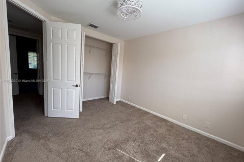 Townhouse in Boynton Beach, Florida 3 bedrooms, 158.58 sq.m. № 1956989 - photo 17