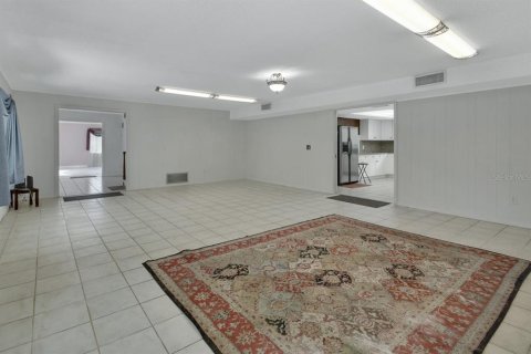 Villa ou maison à vendre à DeLand, Floride: 6 chambres, 455.22 m2 № 2406661 - photo 13