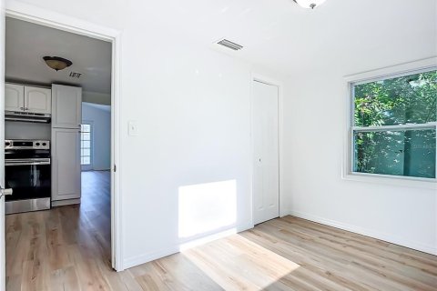 Villa ou maison à louer à Nokomis, Floride: 2 chambres, 69.12 m2 № 2165926 - photo 7