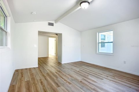 Villa ou maison à louer à Nokomis, Floride: 2 chambres, 69.12 m2 № 2165926 - photo 9