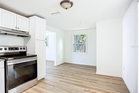 Villa ou maison à louer à Nokomis, Floride: 2 chambres, 69.12 m2 № 2165926 - photo 4
