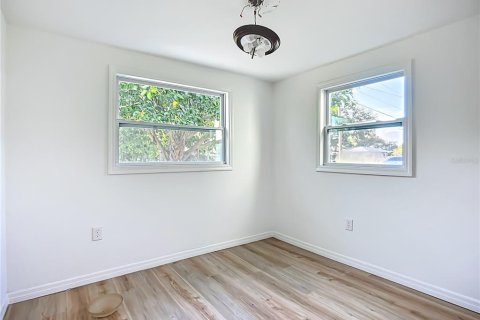 Villa ou maison à louer à Nokomis, Floride: 2 chambres, 69.12 m2 № 2165926 - photo 13