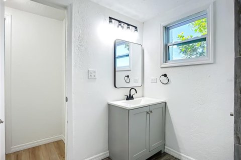 Villa ou maison à louer à Nokomis, Floride: 2 chambres, 69.12 m2 № 2165926 - photo 12