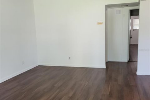 Apartamento en alquiler en Leesburg, Florida, 3 dormitorios, 83.61 m2 № 1817963 - foto 5