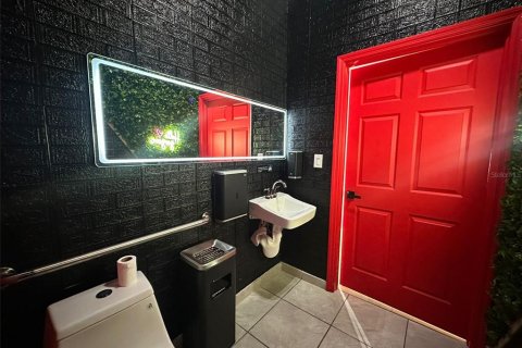 Propiedad comercial en venta en Orlando, Florida № 1915323 - foto 10