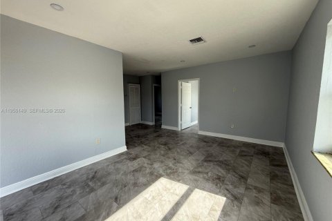 House in Miami, Florida 3 bedrooms, 156.08 sq.m. № 2011966 - photo 5