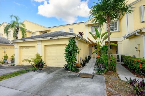 Townhouse in Miami, Florida 2 bedrooms, 116.13 sq.m. № 1973686 - photo 6