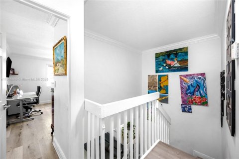 Townhouse in Miami, Florida 2 bedrooms, 116.13 sq.m. № 1973686 - photo 21