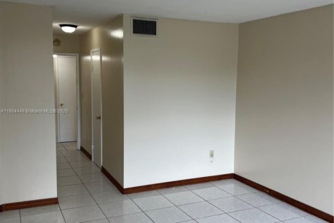 Condominio en venta en Miami, Florida, 1 dormitorio, 84.45 m2 № 1893178 - foto 18