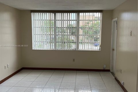Condominio en venta en Miami, Florida, 1 dormitorio, 84.45 m2 № 1893178 - foto 16