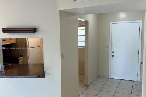 Condominio en venta en Miami, Florida, 1 dormitorio, 84.45 m2 № 1893178 - foto 10