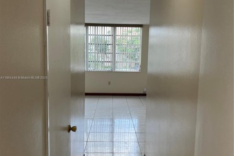 Condominio en venta en Miami, Florida, 1 dormitorio, 84.45 m2 № 1893178 - foto 13