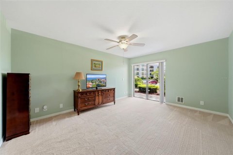 Condo in Tarpon Springs, Florida, 2 bedrooms  № 2133900 - photo 13