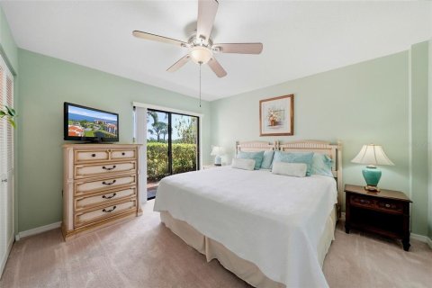 Condo in Tarpon Springs, Florida, 2 bedrooms  № 2133900 - photo 18