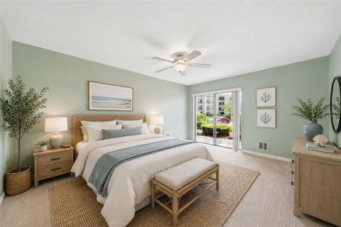 Condo in Tarpon Springs, Florida, 2 bedrooms  № 2133900 - photo 12