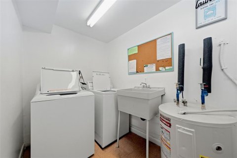 Condo in Tarpon Springs, Florida, 2 bedrooms  № 2133900 - photo 29
