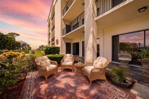 Condo in Tarpon Springs, Florida, 2 bedrooms  № 2133900 - photo 3