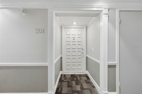Condo in Tarpon Springs, Florida, 2 bedrooms  № 2133900 - photo 28