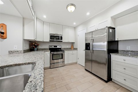 Condo in Tarpon Springs, Florida, 2 bedrooms  № 2133900 - photo 6
