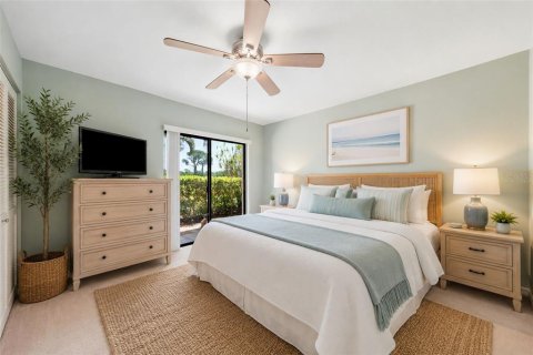 Condo in Tarpon Springs, Florida, 2 bedrooms  № 2133900 - photo 17