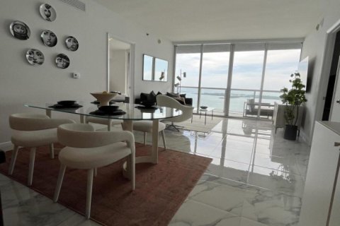 Copropriété à louer à Miami, Floride: 2 chambres, 121.98 m2 № 1173971 - photo 1