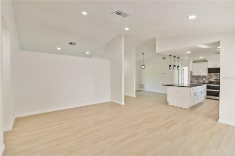 Casa en venta en Kissimmee, Florida, 4 dormitorios, 160.72 m2 № 1904661 - foto 20