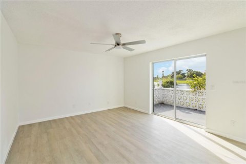 Casa en venta en Kissimmee, Florida, 4 dormitorios, 160.72 m2 № 1904661 - foto 23
