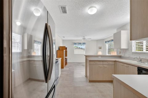 House in The Villages, Florida 2 bedrooms, 143.44 sq.m. № 1917946 - photo 11