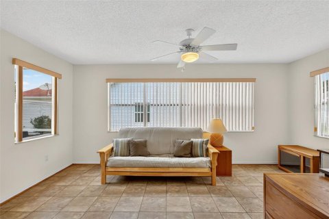 House in The Villages, Florida 2 bedrooms, 143.44 sq.m. № 1917946 - photo 21