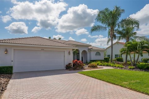 House in Sarasota, Florida 3 bedrooms, 250 sq.m. № 383278 - photo 2