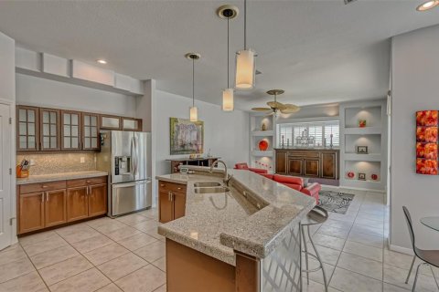 House in Sarasota, Florida 3 bedrooms, 250 sq.m. № 383278 - photo 13