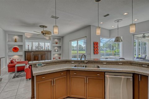 House in Sarasota, Florida 3 bedrooms, 250 sq.m. № 383278 - photo 23