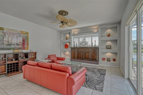House in Sarasota, Florida 3 bedrooms, 250 sq.m. № 383278 - photo 15