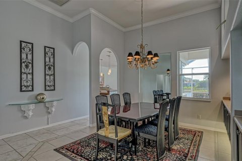 House in Sarasota, Florida 3 bedrooms, 250 sq.m. № 383278 - photo 12