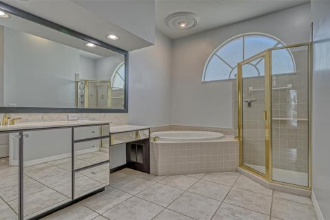 House in Sarasota, Florida 3 bedrooms, 250 sq.m. № 383278 - photo 28