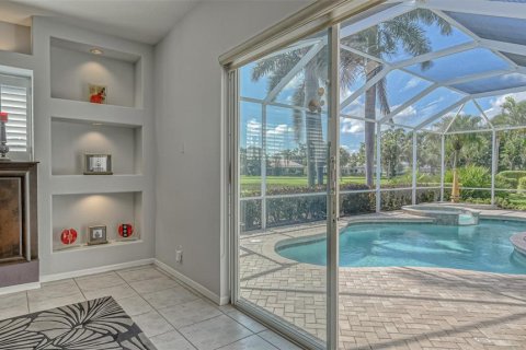 House in Sarasota, Florida 3 bedrooms, 250 sq.m. № 383278 - photo 17