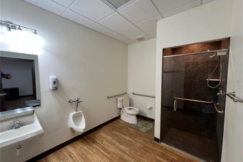 Propiedad comercial en alquiler en Brandon, Florida, 394.28 m2 № 1062887 - foto 26
