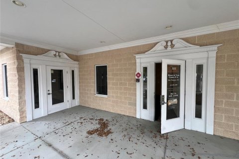 Propiedad comercial en alquiler en Brandon, Florida, 394.28 m2 № 1062887 - foto 10