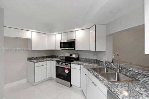 Condo in Homestead, Florida, 2 bedrooms  № 1997984 - photo 7