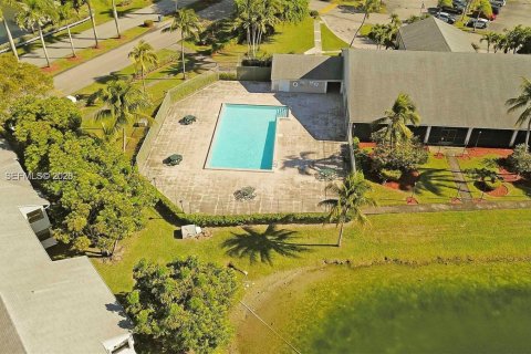 Condo in Homestead, Florida, 2 bedrooms  № 1997984 - photo 19