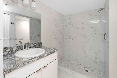 Condo in Homestead, Florida, 2 bedrooms  № 1997984 - photo 14