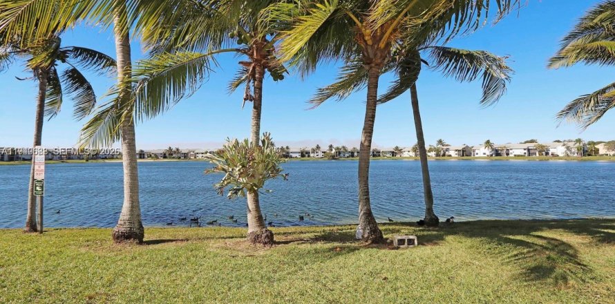 Condo in Homestead, Florida, 2 bedrooms  № 1997984