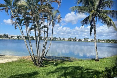 Condo in Homestead, Florida, 2 bedrooms  № 1997984 - photo 12