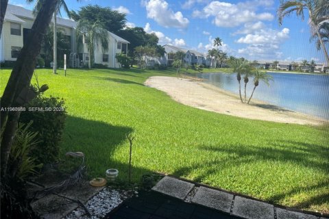 Condo in Homestead, Florida, 2 bedrooms  № 1997984 - photo 13