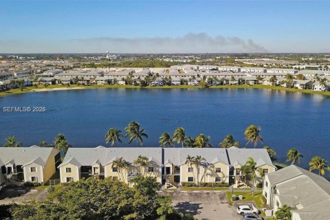 Condo in Homestead, Florida, 2 bedrooms  № 1997984 - photo 3